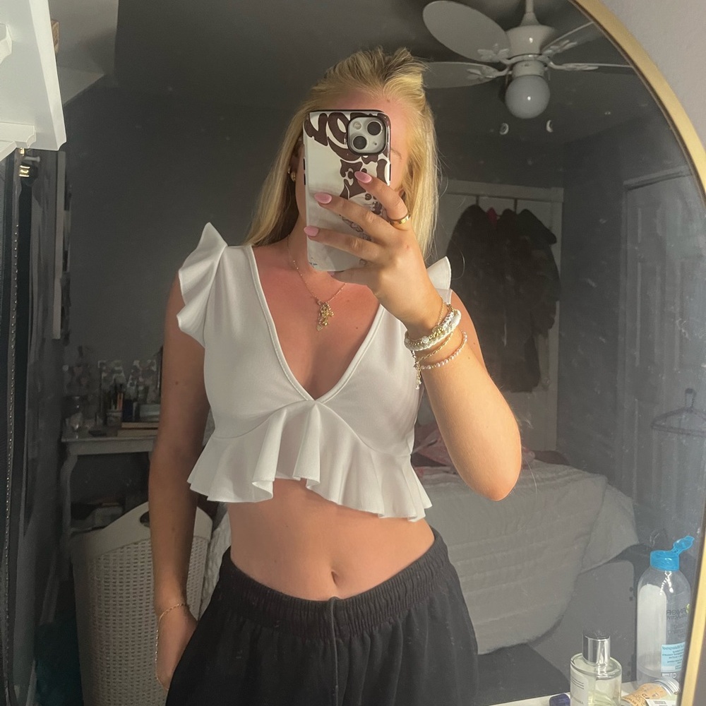 White ruffle top!